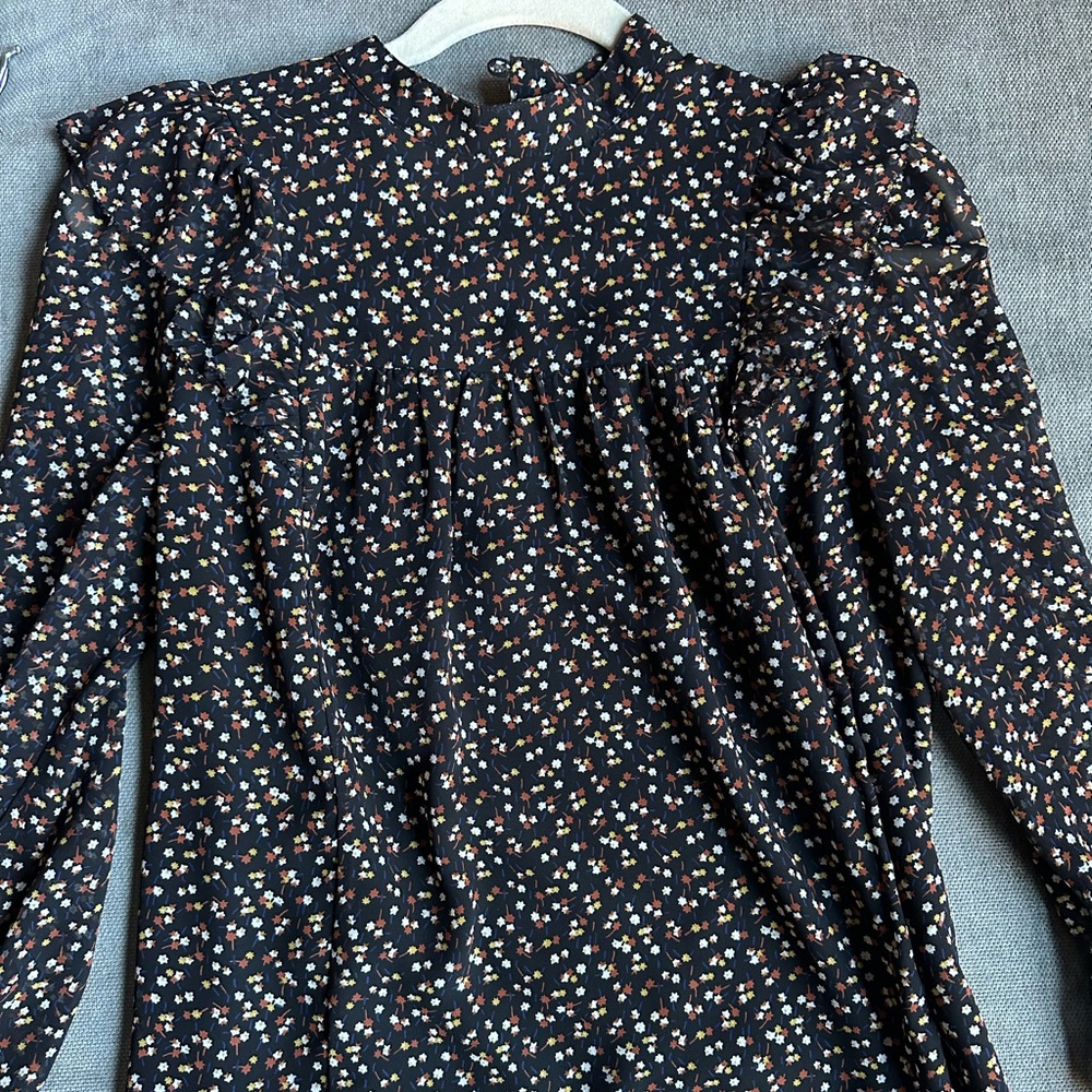 Madewell black and small flower top - size XS